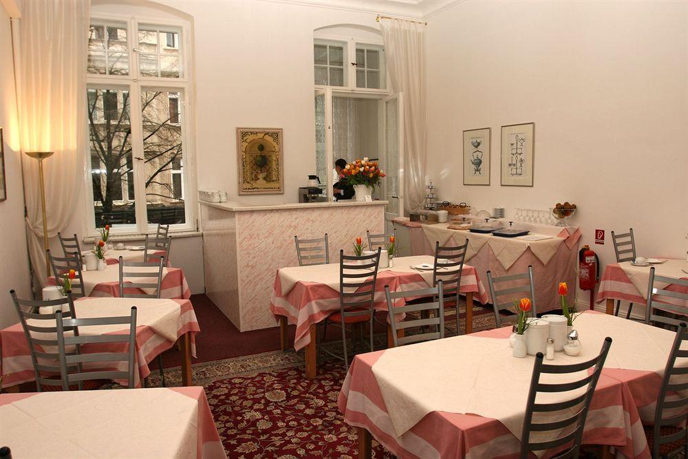 Hotel Pension Fasanenhaus Berlim Exterior foto